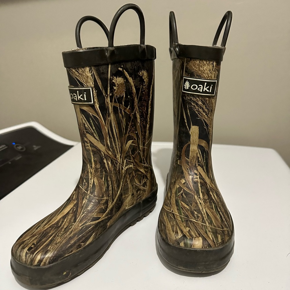 Oaki boots Size 11 little boy